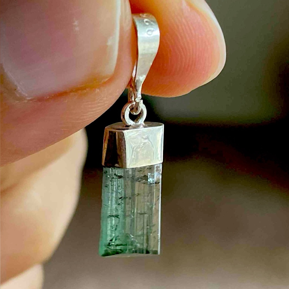 Handmade Beautiful Multicolor Natural Tourmaline & 925 Silver Necklace Pendant - Picture 10 of 11